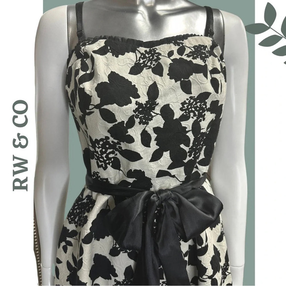 RW & Co Black Cream Floral Dress Contrast
Belt Netting Underskirt  Size 14 - Picture 5 of 9